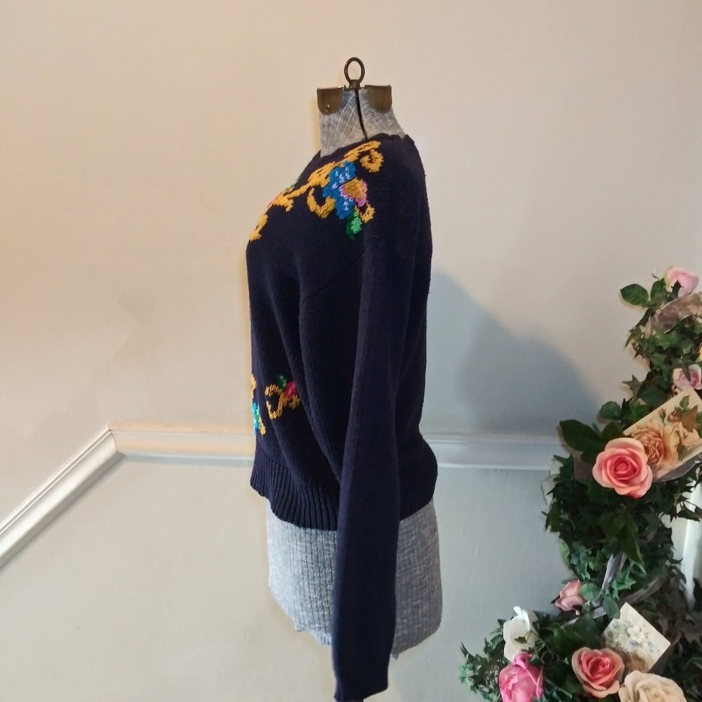 Vintage 1980's Liz Claiborne Navy Floral Embroidered Silk & Cotton Sweater - Picture 4 of 8